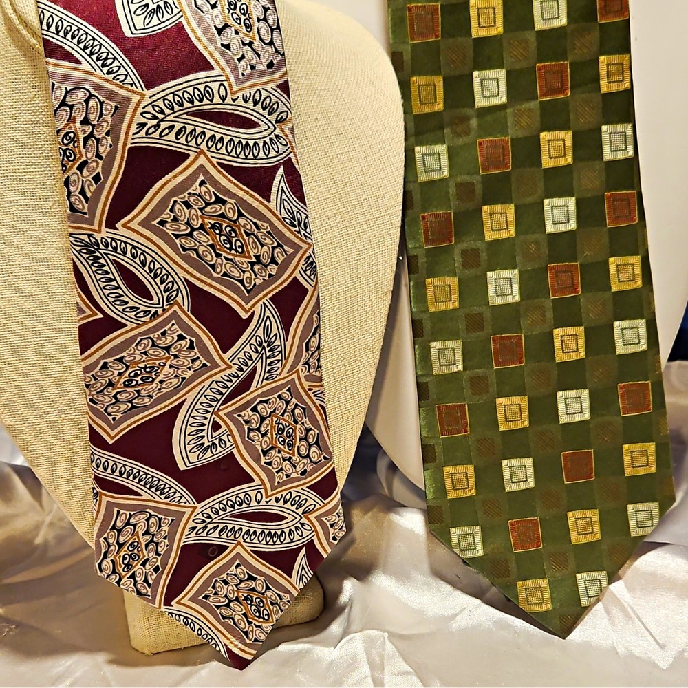 Lot 2 Vintage Men's Ties Hanover  And Roberto Villini
